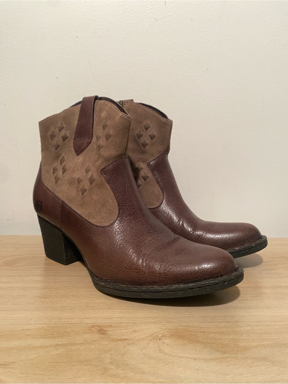 Born Two-Tone Brown Leather & Suede Ankle Booties sz 9